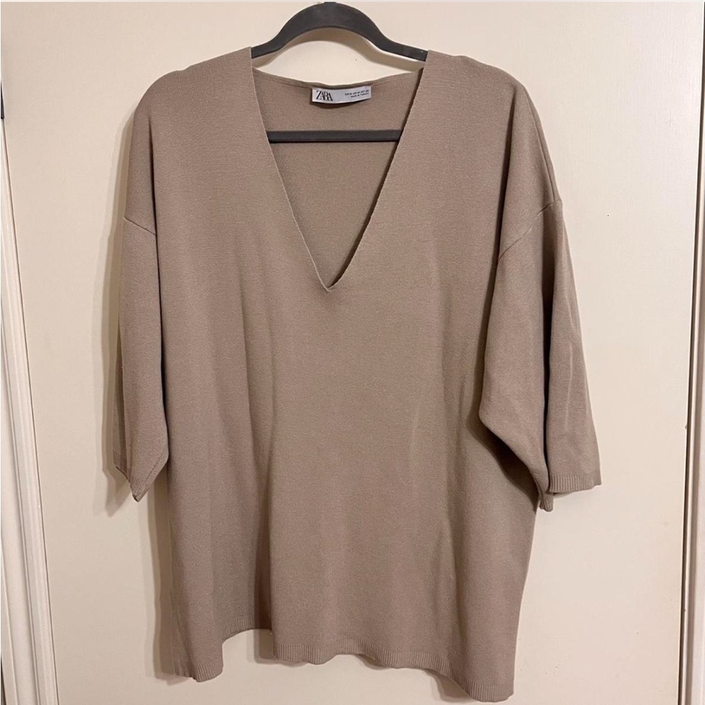 Zara V Neck Knit Top - size M